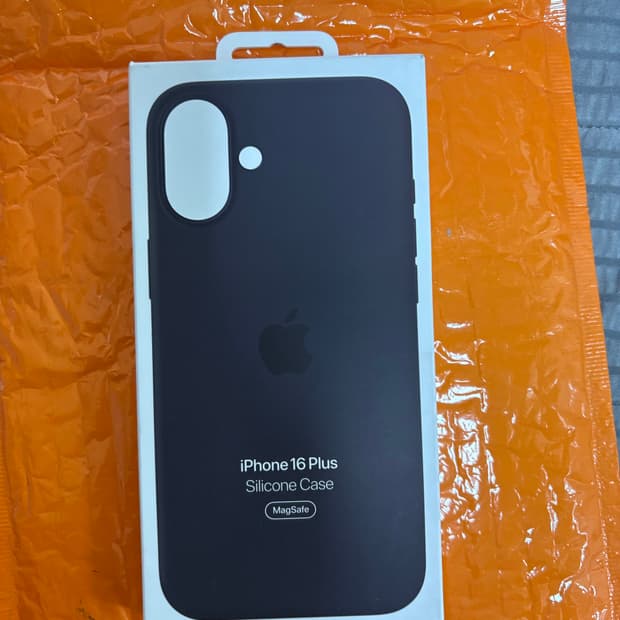 아이폰 16플러스 블랙 정품 실리콘 케이스