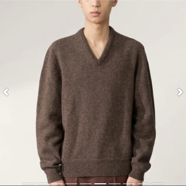 르메르 브라운 울 심리스 브이넥 니트 스웨터