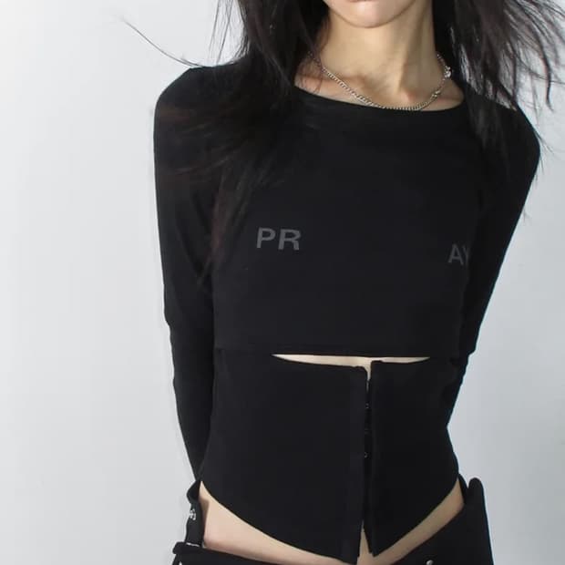 Hooked Cutout Top / Black
