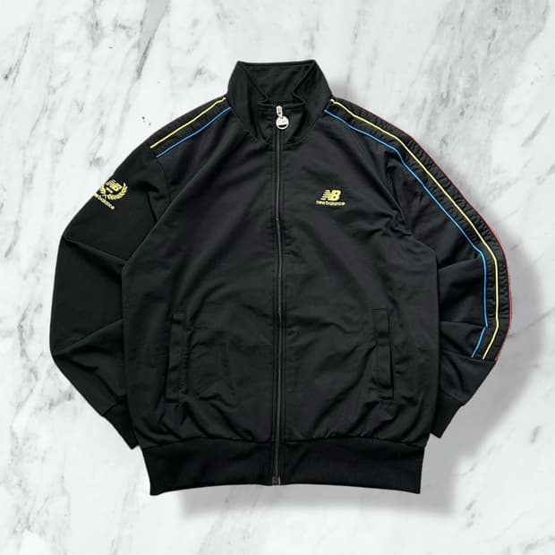 뉴발란스 블랙 사이드라인 트랙탑 져지 
