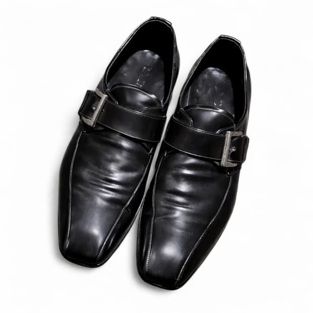 프라다 스퀘어토 버클 드레스슈즈