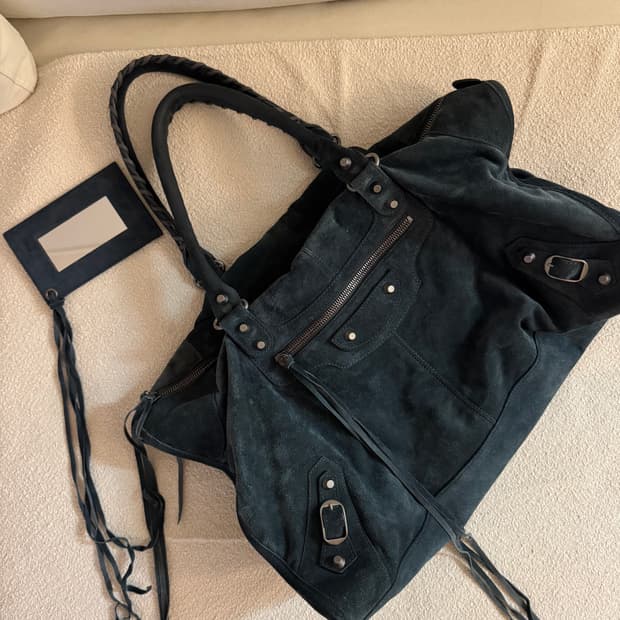 발렌시아가 모터백 라지 스웨이드 네이비