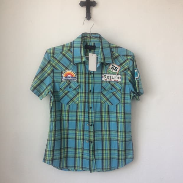 Patch point check pattern shirt