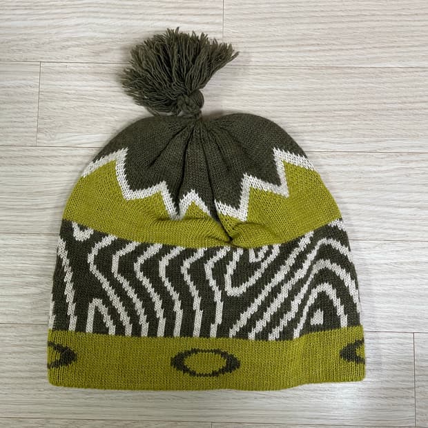 오클리 테슬 비니