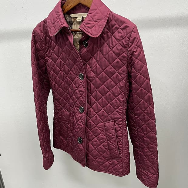 여) 버버리 버건디 퀼팅자켓 