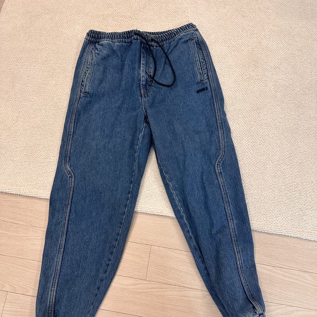 준지 유아인 트랙조거 50사이즈