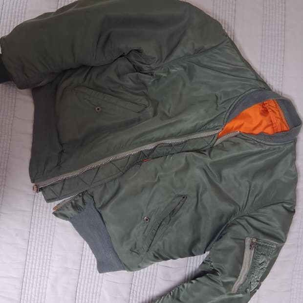 알파인더스트리 1973년 제조 울파일 ma-1 M