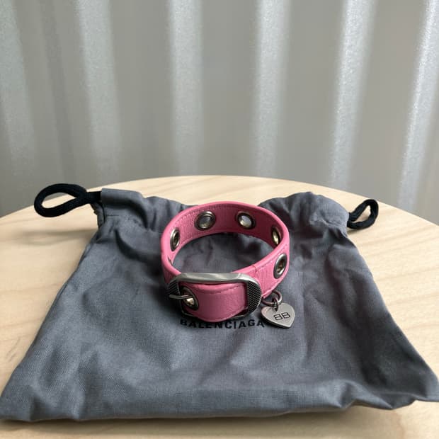 [S] Balenciaga 르카골 하트 참 브레이슬릿