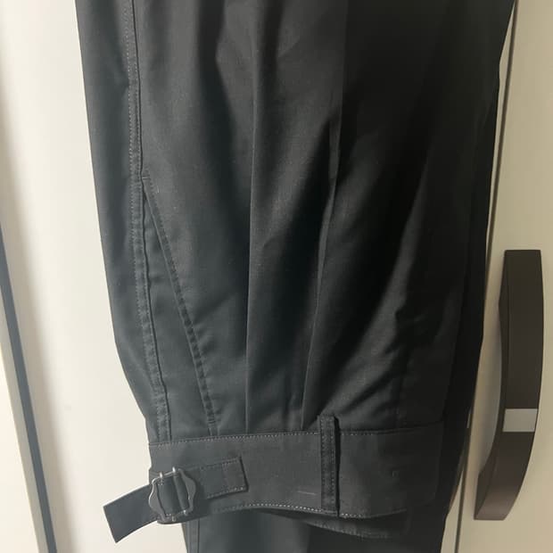 어나더오피스 산티아고 슬랙스