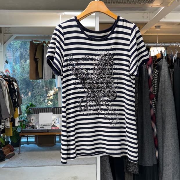 Sun rose 스트라이프 나비 티셔츠