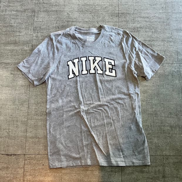 Nike 나이키 올드스쿨스트릿 아치로고 반팔티셔츠