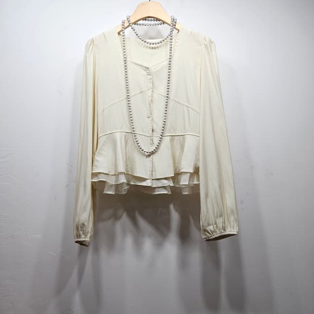 밑단 셔링 여리여리 블라우스[새상품]