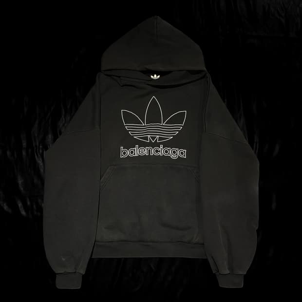 발렌시아가 X 아디다스 트레포일 로고 후드티