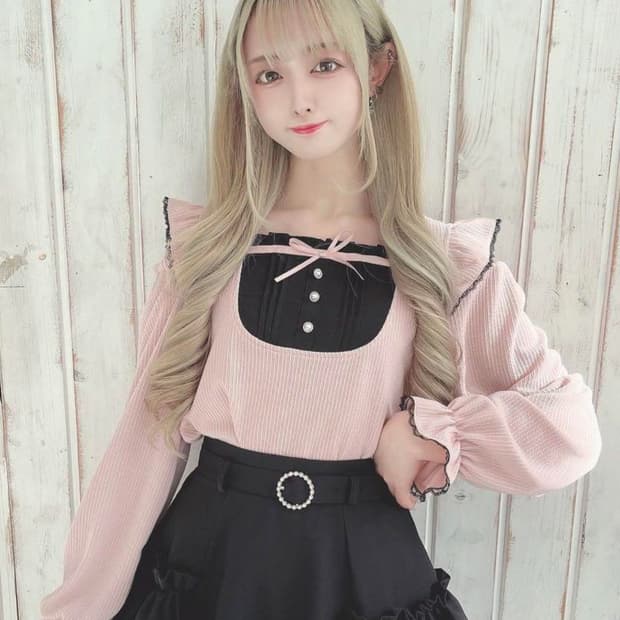 허니시나몬 프릴 어깨 트임 리본  티셔츠