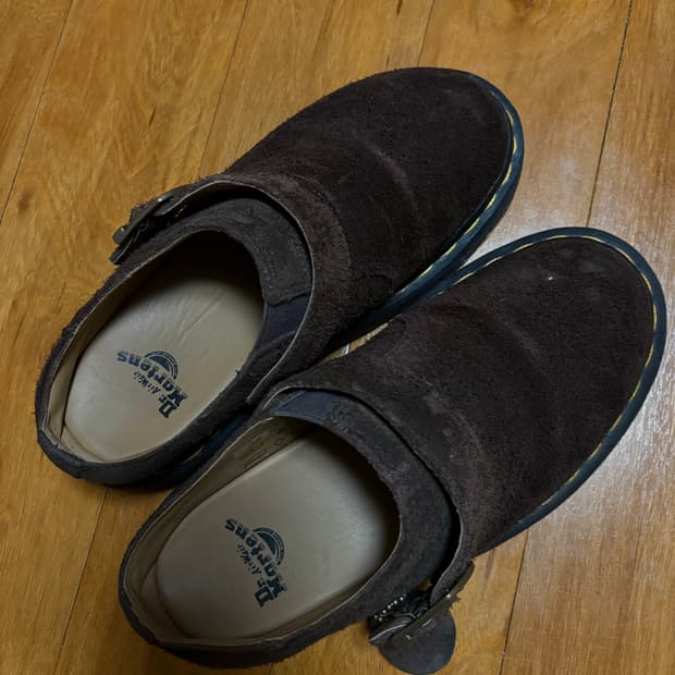 닥터마틴 아이샴 데저트 오아시스 스웨이드 뮬 브라운