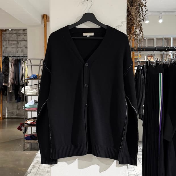 토니웩 블랙 콘트라스팅 캐시미어 브이넥 가디건