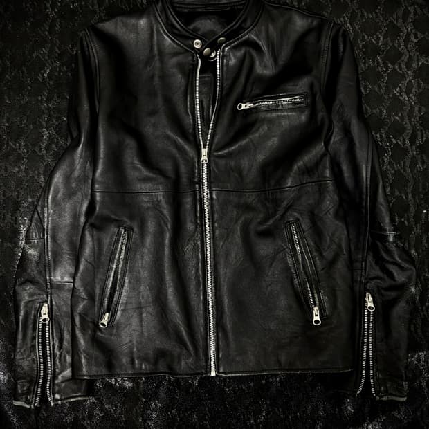 “Vintage” Minimal Chic Mood Black Leathe