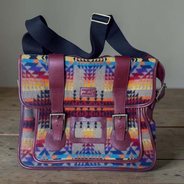 닥터마틴 x 펜들턴 콜라보레이션 네이티브 아메리칸 사첼백