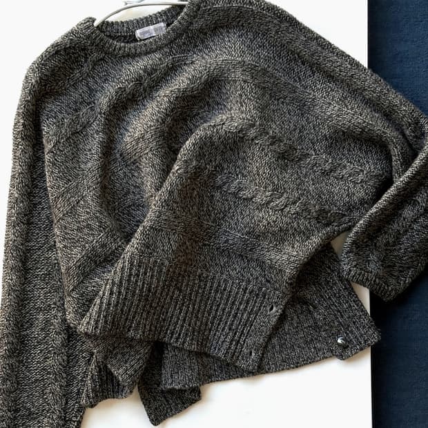 Middle gauge side button wide silhouette