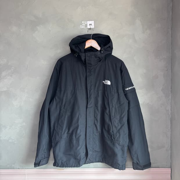 노스페이스 바람막이 블랙