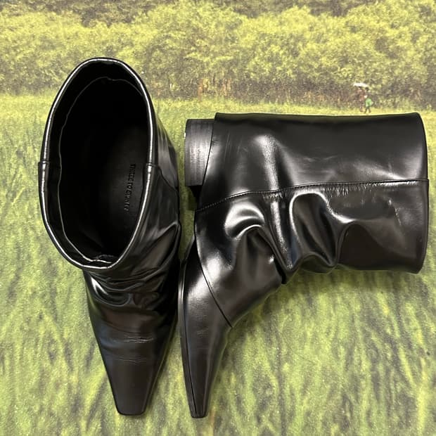 Pointed Wrinkle Leather Boots(부츠)