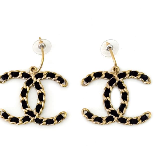 CHANEL 샤넬 여성 마트라세 CC 로고 체인 귀걸이 이어링 골드 블랙