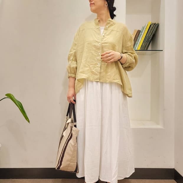 어반리서치 화이트 스커트