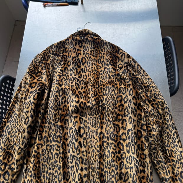 슈프림 레오파드 퍼자켈