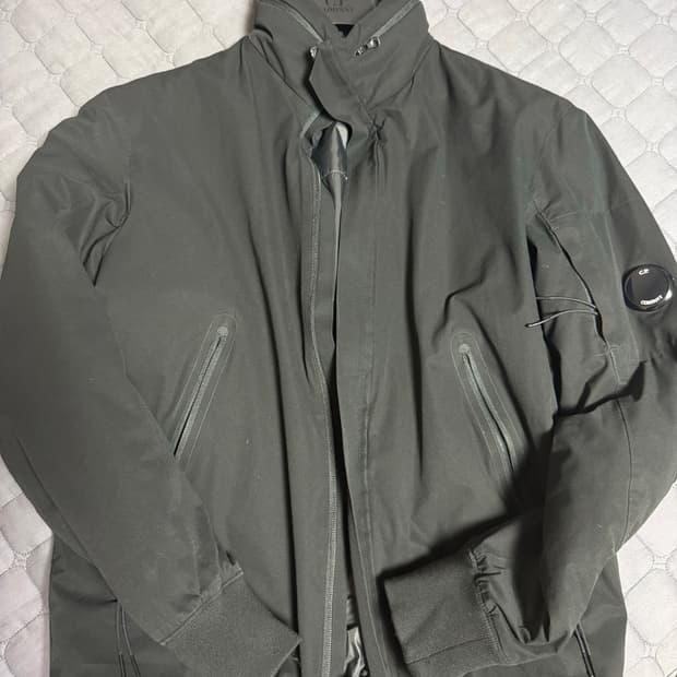 cp컴퍼니 경량패딩