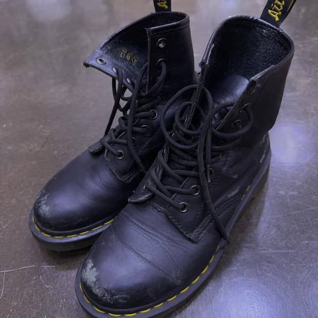 닥터마틴 11821 워커 부츠 8홀 240