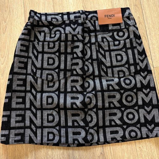 펜디 흑청데님 미니스커트 25