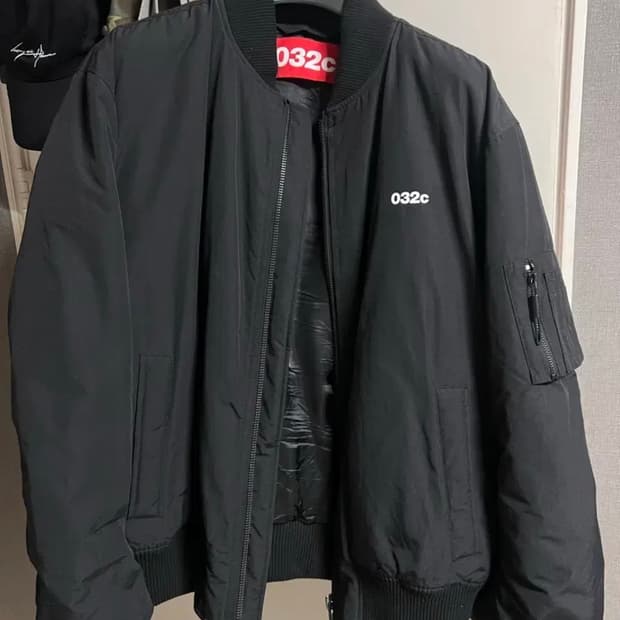 032c 워크샵 봄버 M