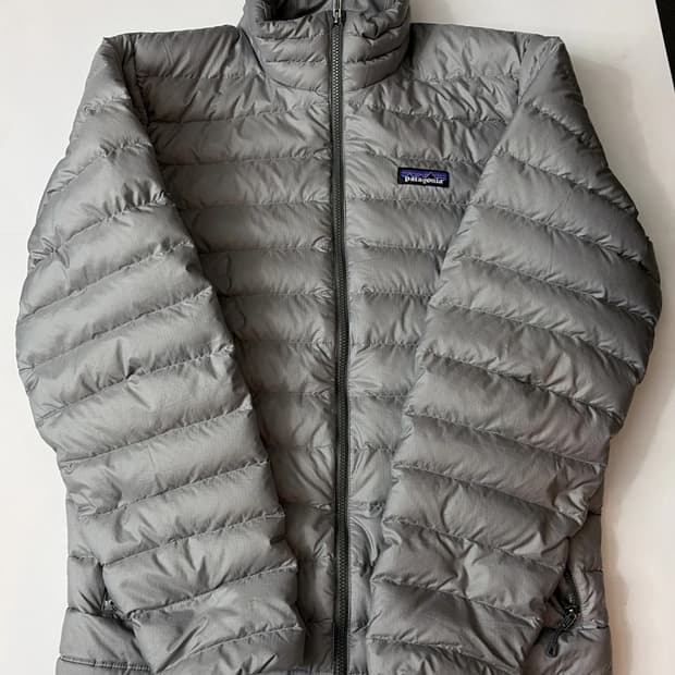 파타고니아 경량패딩 그레이