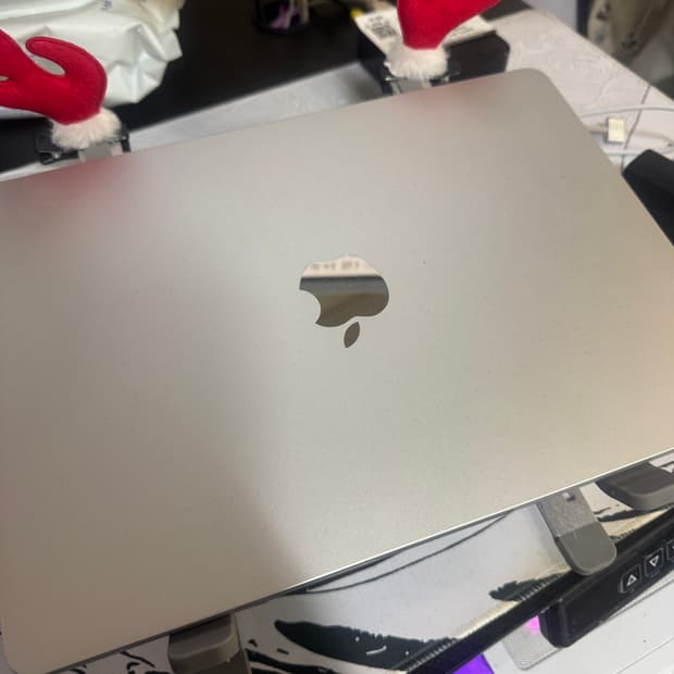 맥북에어22년형 M2 13인치 에케플2년남음