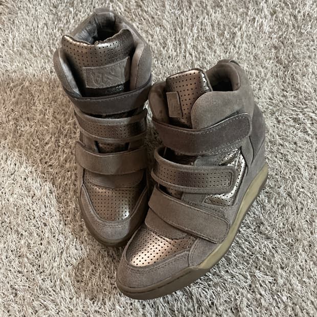 ash 웨지힐 메탈 브라운 