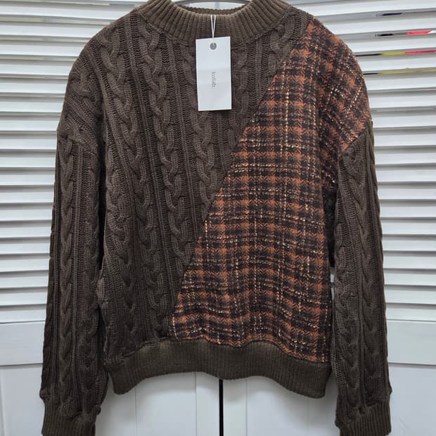 콜랍 브라운 꽈배기 니트