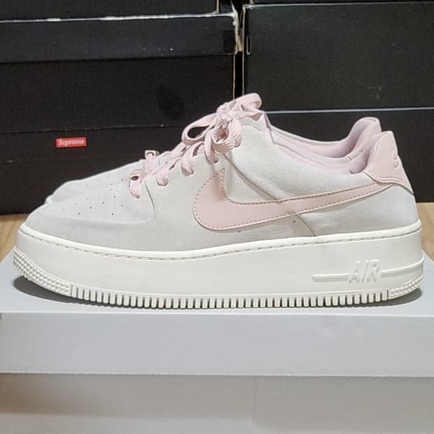 나이키 에어포스 270 세이지 로우