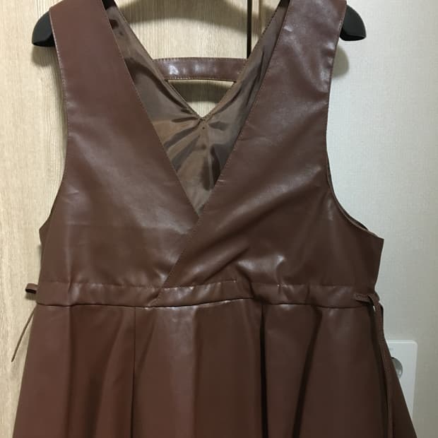 브라운 가죽 베스트 