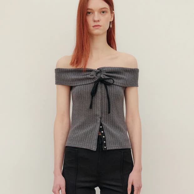 Yuse 유즈 스트링 오프숄더 탑 차콜