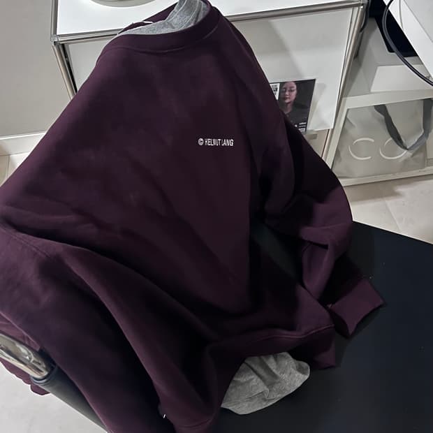 헬무트랭 자수 로고 버건디 맨투맨 