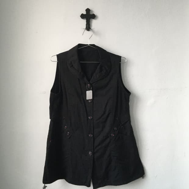 Button point vest onepiece