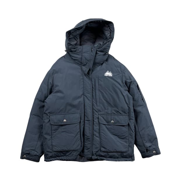 FIRST DOWN 블랙 컬러 패딩 