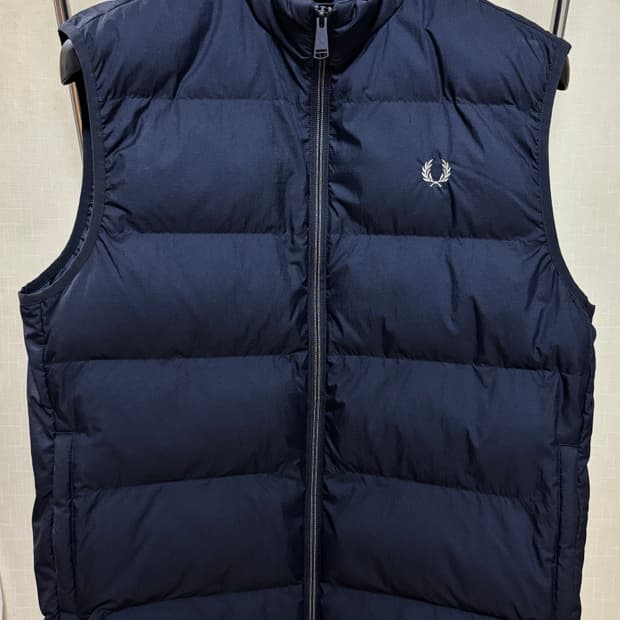프레드페리 패딩 베스트