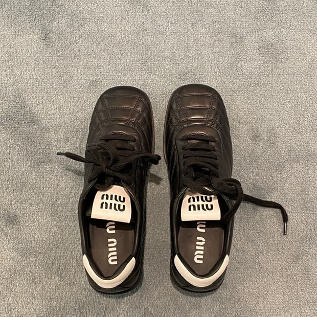 미우미우 미드힐