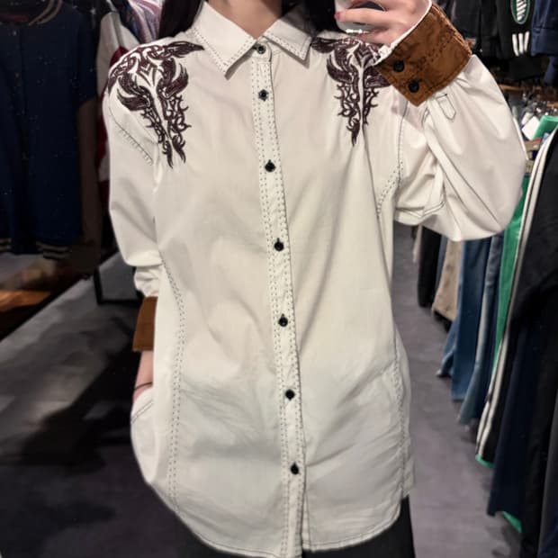  [IM] Vtg 버건디 자수 화이트 셔츠