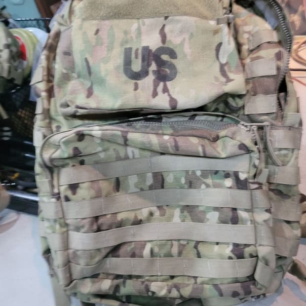 미 멀티캠 미듐 럭쌕