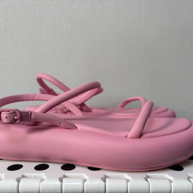 찰스앤키스 케이코 플랫폼 샌들 245