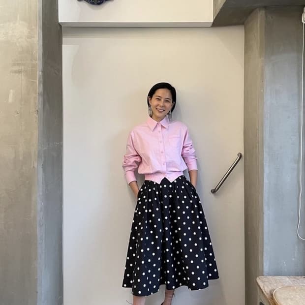 앤유 핑크 크롭셔츠