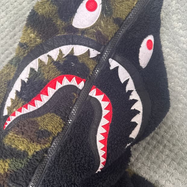 베이프(BAPE) 보아 타이거 샤크 풀 집업 후디