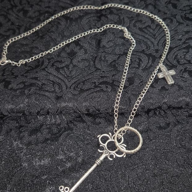 커스텀 빈티지 엔틱실버 열쇠 십자가 챰 목걸이